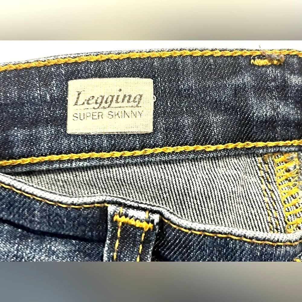 AG Adriano Goldschmied Women’s Distressed Blue Jeans Size 26R - Picture 4 of 16